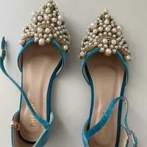 Beautiful pearl and rhinestone velvet flats
